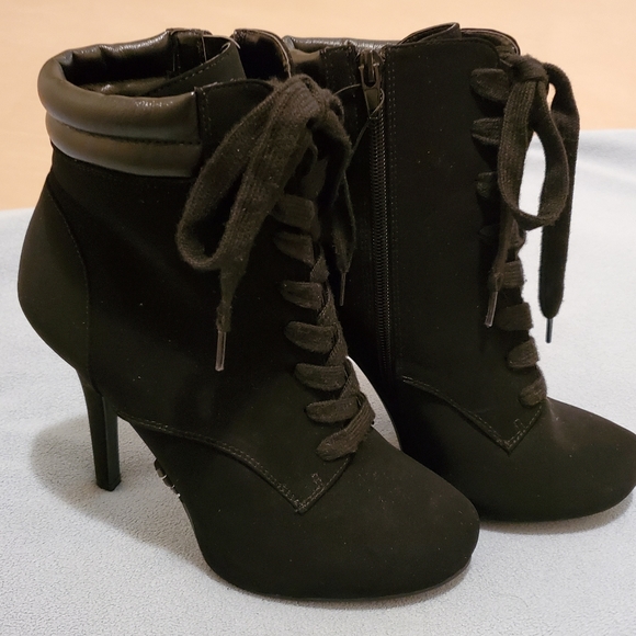 Andiamo Shoes - NWOB Andiamo "Picasso" black boots